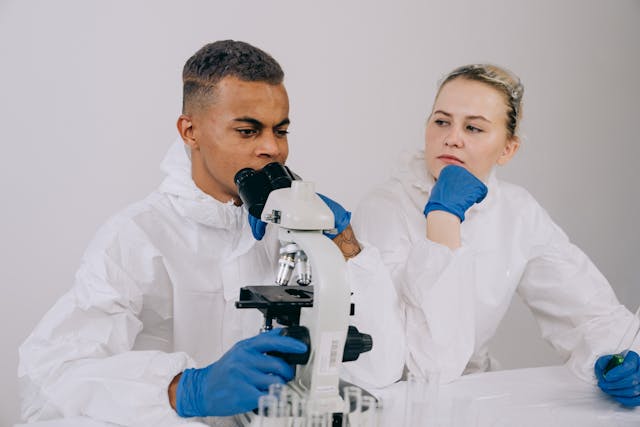 Applied Sciences students conducting experiments